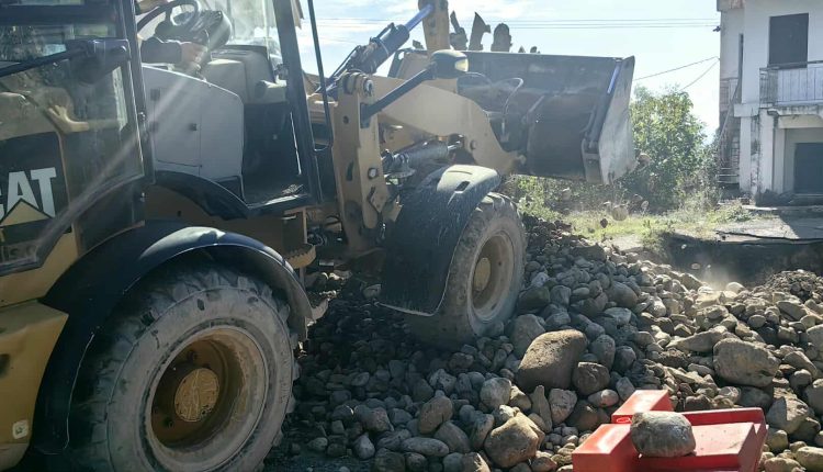 Ξεκίνησαν-οι-εργασίες-αποκατάστασης-από-την-καθίζηση-στις-Φυτείες-Αιτωλοακαρνανίας-–-ertnews.gr