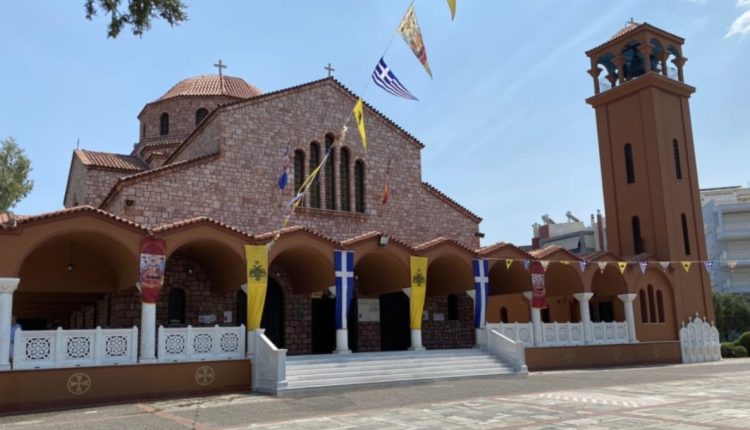 Η-αρχαιοπρεπής-Θεία-Λειτουργία-του-Αγίου-Ιακώβου-του-Αδελφοθέου-στον-Καθεδρικό-Ναό-Παναγίας-Φανερωμένης-Χολαργού