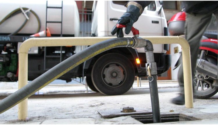 Ξεκίνησε-η-διάθεση-πετρελαίου-θέρμανσης:-Σημαντικά-χαμηλότερη-η-τιμή-από-πέρυσι