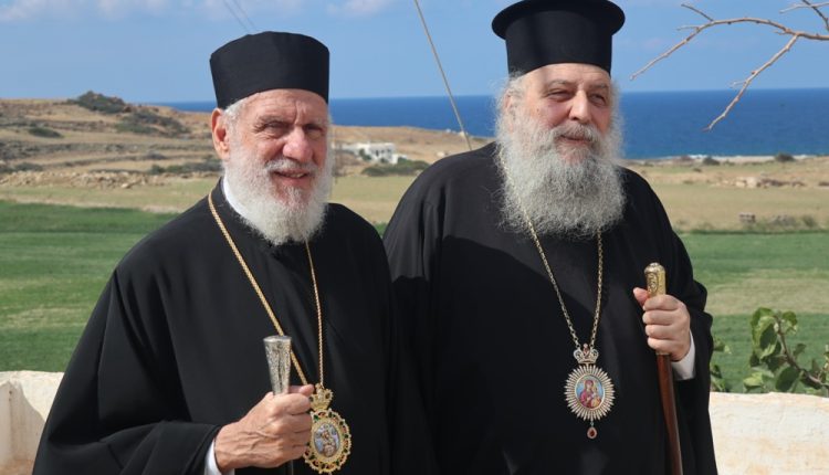 Ο-Σύρου-Δωρόθεος-στη-Νάξο-για-τα-ονομαστήρια-του-Μητροπολίτη-Παροναξίας