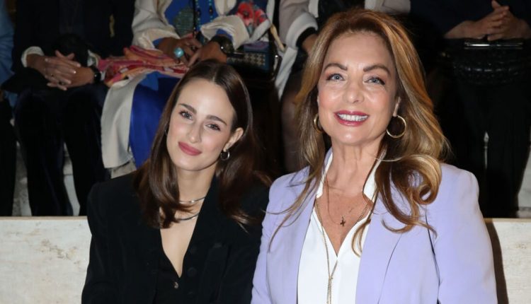 Άντζελα-Γκερέκου:-Η-κομψή-εμφάνιση-με-την-κόρη-της