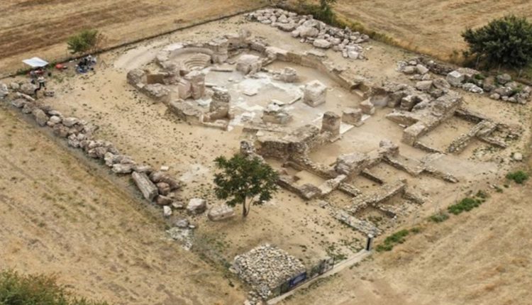 Αποκαθίσταται-και-αναδεικνύεται-ο-περίκεντρος-ναός,-στη-Μαξιμιανούπολη