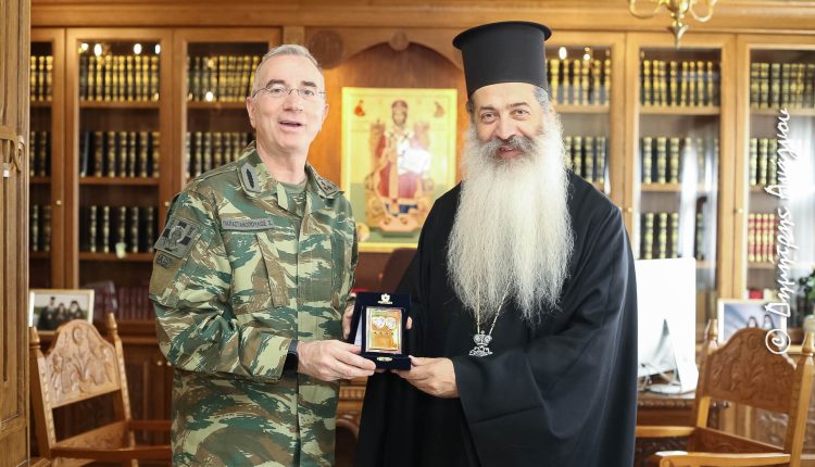 Επίσκεψη-του-Διοικητή-της-1ης-Στρατιάς-στον-Μητροπολίτη-Φθιώτιδος