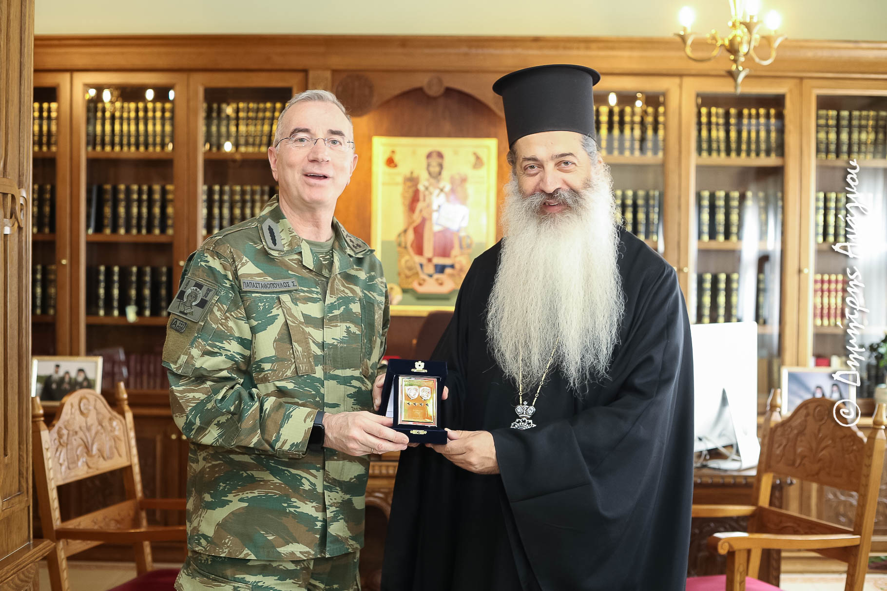Επίσκεψη-του-Διοικητή-της-1ης-Στρατιάς-στον-Μητροπολίτη-Φθιώτιδος