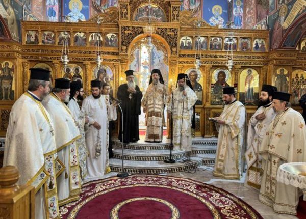 Στην-Μητρόπολη-Ρεθύμνης-ο-Αρχιεπίσκοπος-Κρήτης-και-ο-Γλυφάδας-Αντώνιος