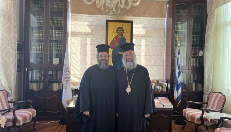 Ο-εψηφισμένος-Επίσκοπος-Μαζούνγκας-Νήφων-στον-Μητροπολίτη-Ρεθύμνης