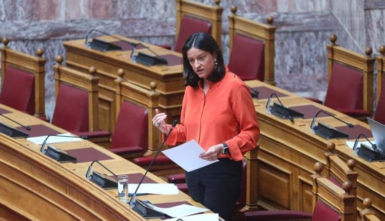 Εργασιακό-νομοσχέδιο:-Εγκρίθηκε-στη-Βουλή-με-τις-ψήφους-της-Νέας-Δημοκρατίας