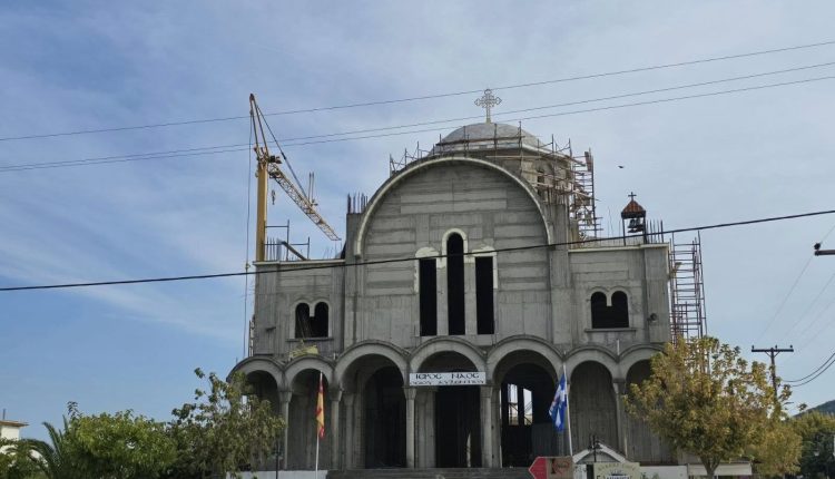 Ο-Ιερισσού-Θεόκλητος-στον-υπό-ανέγερση-ΙΝ.-Αγίου-Αυξεντίου-στο-Σταυρό-Θεσσαλονίκης