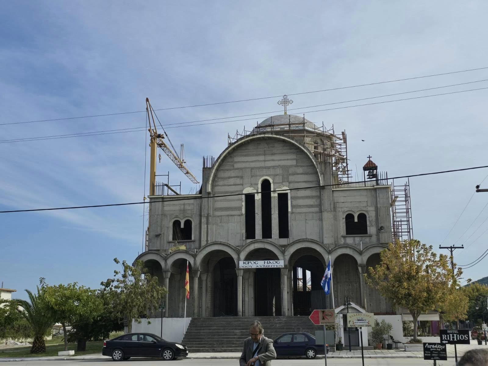 Ο-Ιερισσού-Θεόκλητος-στον-υπό-ανέγερση-ΙΝ.-Αγίου-Αυξεντίου-στο-Σταυρό-Θεσσαλονίκης