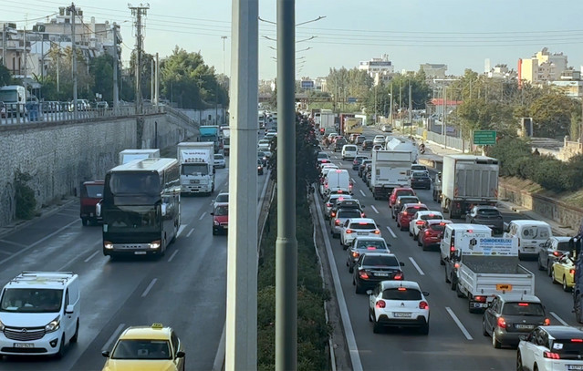 Κίνηση-τώρα:-Στο-«κόκκινο»-ο-Κηφισός-–-Μποτιλιάρισμα-7-χιλιομέτρων