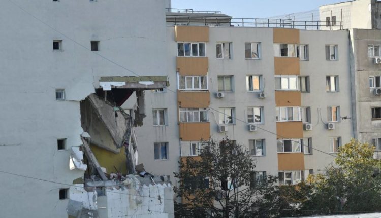Βουκουρέστι:-Έκρηξη-σε-οκταώροφη-πολυκατοικία-–-Έκκληση-για-προσευχή