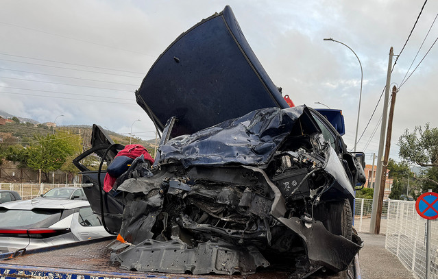 Το-ένα-ΙΧ.-μπήκε-στο-αντίθετο-ρεύμα-και-προκάλεσε-το-σοκαριστικό-τροχαίο-δυστύχημα-στις-Αφίδνες-–-Συγκλονίζουν-οι-εικόνες