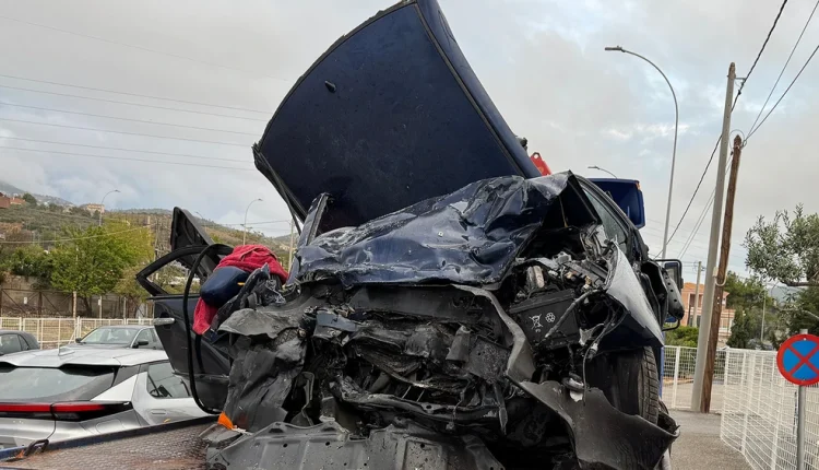 ΙΧ.-μπήκε-στο-αντίθετο-ρεύμα-και-προκάλεσε-σοκαριστικό-τροχαίο-δυστύχημα