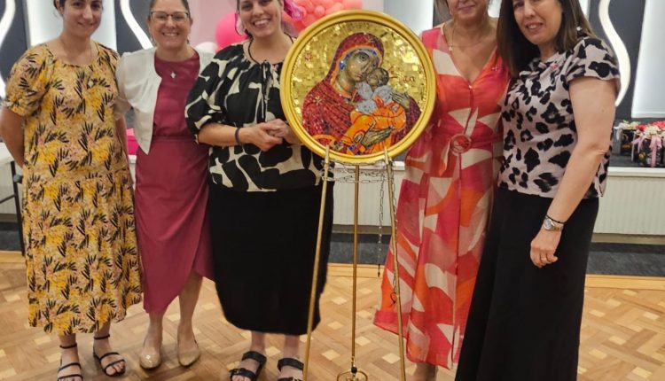 Η-Αδελφότητα-Κυριών-της-Αρχιεπισκοπής-Αυστραλίας-συγκέντρωσε-20.000-δολάρια-για-τη-στήριξη-της-έρευνας-για-τον-καρκίνο