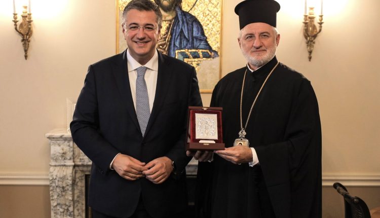 Ο-Απόστολος-Τζιτζικώστας-για-την-συνάντησή-του-με-τον-Αρχιεπίσκοπο-Αμερικής