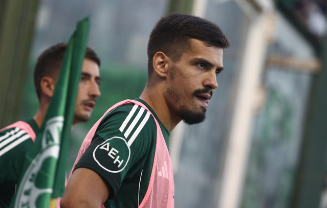 Παναθηναϊκός:-Μέσα-ο-Πάντοβιτς,-έξω-ο-Ντέσερς-από-τη-λίστα-της-uefa