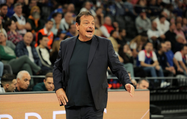 Παναθηναϊκός:-Αποθέωσε-Σλούκα-ο-Αταμάν-μετά-τη-νίκη-του-Παναθηναϊκού-επί-της-Εφές