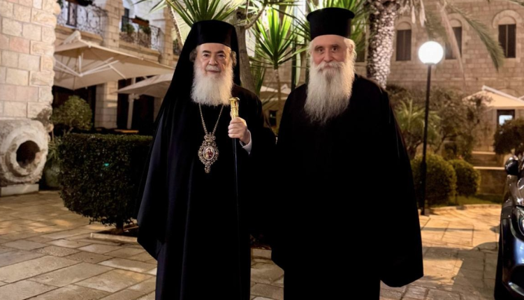 Κατ’-ιδίαν-συνάντηση-Πατριάρχη-Ιεροσολύμων-με-τον-εψηφισμένο-Αρχιεπίσκοπο-Σινά-Συμεών