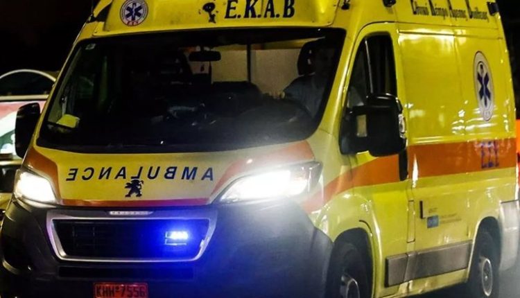 ΙΧ-καρφώθηκε-σε-δέντρο-στο-Μενίδι