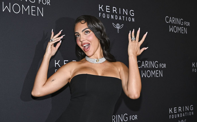 h-georgina-rodriguez-απέκτησε-την-πιο-ακριβή-birkin:-aν-θέλετε-να-δείτε-πως-μοιάζει-μια-τσάντα-των-350.000-ευρώ-ιδού-η-ευκαιρία