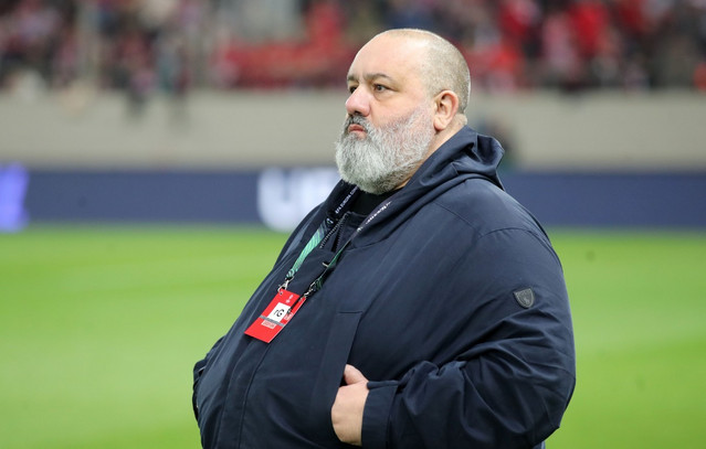 Ολυμπιακός:-Βίντεο-του-Καραπαπά-με-επίθεση-σε-ηλικιωμένο-φίλαθλο-στο-γήπεδο-της-ΑΕΛ