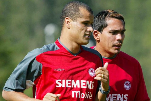 «Ίδιο-ποδοσφαιρικό-πάθος»:-Η-κοινή-ενδεκάδα-Ολυμπιακού-–-Μπαρτσελόνα-και-ο-σπουδαίος-προπονητής