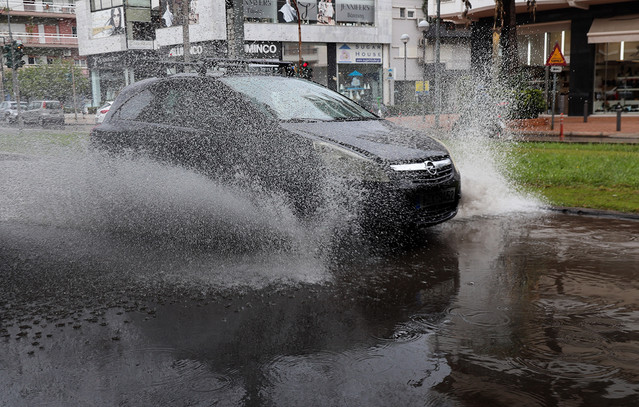 Από-τις-βροχές-και-τις-καταιγίδες-στην-ηλιοφάνεια-και-τα-28άρια-–-Ο-καιρός-ανά-ημέρα-και-οι-περιοχές-με-φαινόμενα
