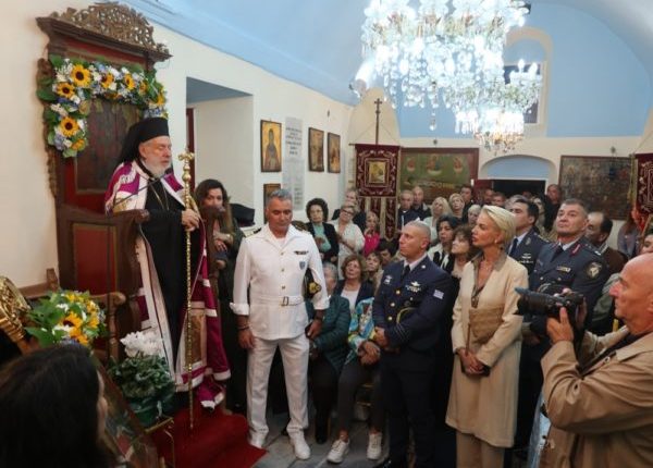 Πλήθος-Μυκονίων-τίμησε-την-ιερά-μνήμη-του-Οσίου-Γερασίμου