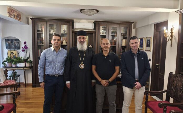 Στο-πλευρό-των-στελεχών-του-Λιμενικού-Σώματος-ο-Μητροπολίτης-Αλεξανδρουπόλεως