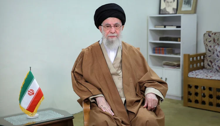 Χαμενεΐ:-Ο-Τραμπ-ισχυρίζεται-ότι-κατέστρεψαν-την-πυρηνική-βιομηχανία-του-Ιράν-–-«Κάνε-όνειρα»