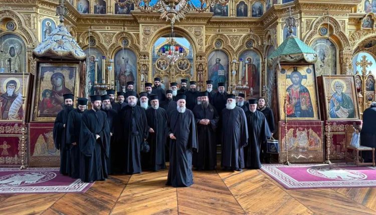 Τριήμερο-προσκύνημα-κληρικών-της-Μητρόπολης-Θεσσαλιώτιδος-στο-Άγιο-Όρος