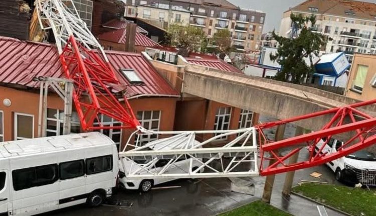 Παρίσι:-Ένας-νεκρός-και-πολλοί-τραυματίες-από-ανεμοστρόβιλο