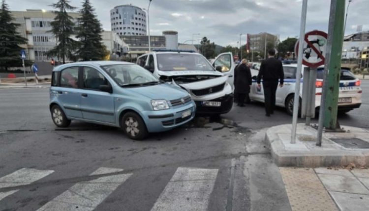 Αυτοκίνητο-στην-Θεσσαλονίκη-συγκρούστηκε-με-ασθενοφόρο
