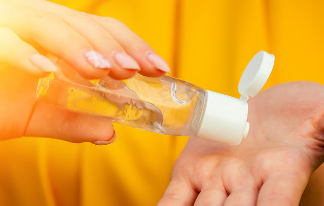 Τα-αντισηπτικά-χεριών-αυξάνουν-τον-κίνδυνο-καρκίνου;-–-Η-ουσία-που-εξετάζεται