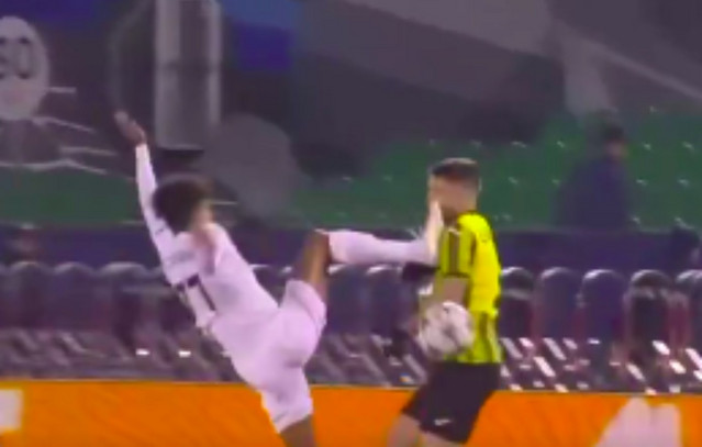 champions-league:-«Δολοφονικό»-μαρκάρισμα-του-Κορέια-και-αποβολή-στο-Καϊράτ-–-Πάφος