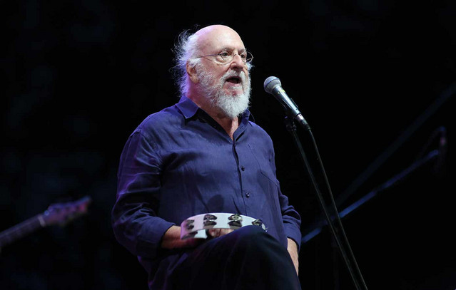 Οικογένεια-Διονύση-Σαββόπουλου:-«Ο-πολυαγαπημένος-μας-σύζυγος,-πατέρας,-παππούς-και-τραγουδοποιός-έφυγε»