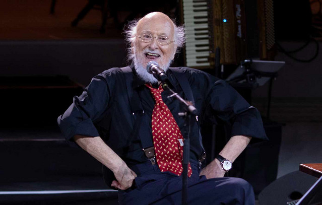 Πέθανε-ο-Διονύσης-Σαββόπουλος:-Πένθος-για-τον-σπουδαίο-τραγουδοποιό-που-καθόρισε-γενιές