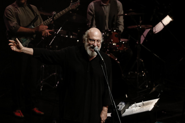 «Καλό-ταξίδι-Νιόνιο»-–-Καλλιτέχνες-αποχαιρετούν-τον-μεγάλο-Έλληνα-δημιουργό-με-συγκίνηση