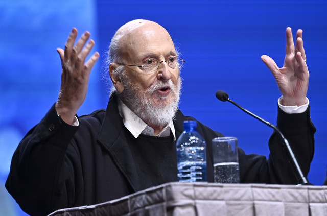 Το-ΕΚΚΟΜΕΔ-λέει-αντίο-στον-Διονύση-Σαββόπουλο-–-«Τα-τραγούδια-του-θα-συνεχίσουν-να-μάς-συντροφεύουν»