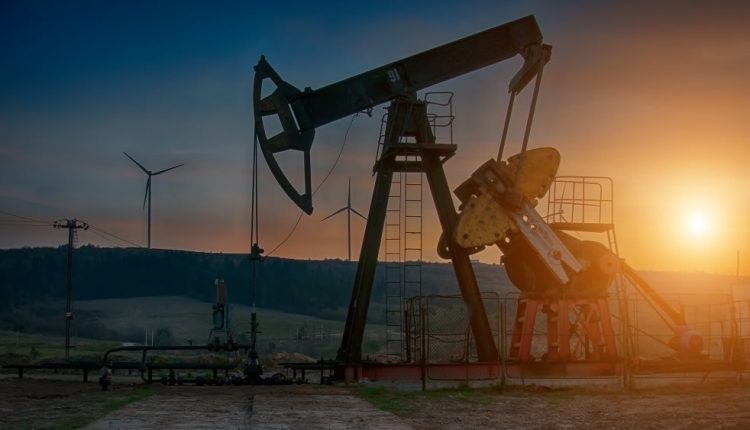 Ανέκαμψε-από-τα-χαμηλά-πέντε-μηνών-το-πετρέλαιο