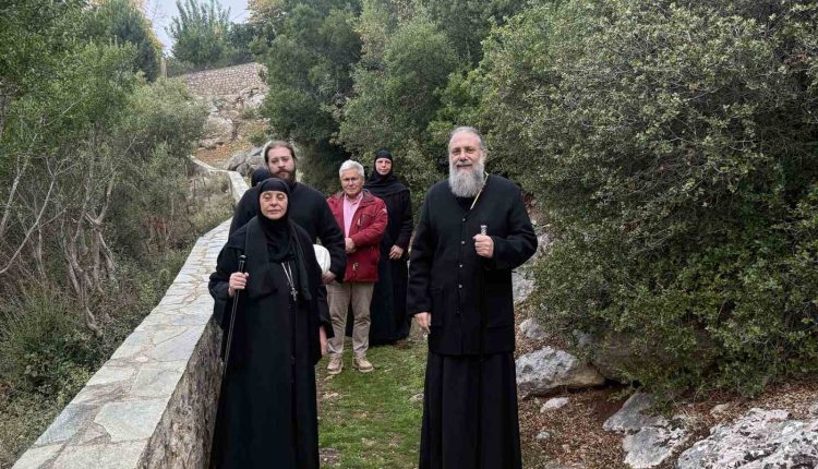 Ο-Μητροπολίτης-Τρίκκης-Χρυσόστομος-στην-Ιερά-Μονή-Κορμπόβου