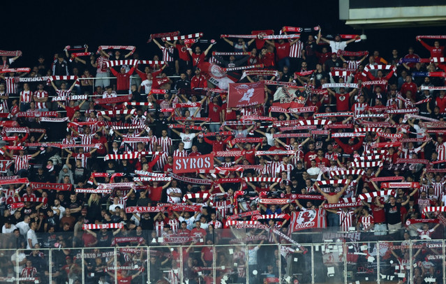 Ολυμπιακός:-Το-«ευχαριστώ»-της-ΠΑΕ-στους-3.500-φιλάθλους-που-ταξίδεψαν-στη-Βαρκελώνη