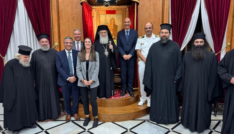 Συνάντηση-Πατριάρχη-Ιεροσολύμων-με-τον-Υπουργό-Μεταφορών,-Επικοινωνιών-και-Έργων-της-Κύπρου