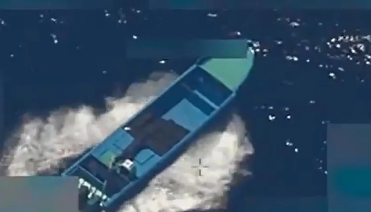 Οι-αμερικανικές-δυνάμεις-εξαπέλυσαν-την-πρώτη-επίθεση-τους-κατά-πλοίου