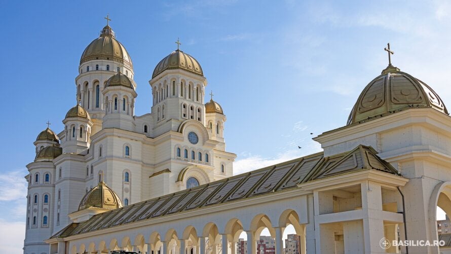 Εθνικός-Καθεδρικός-Βουκουρεστίου:-Σύγχρονη-τεχνική-και-καλλιτεχνικές-μεταλλικές-κατασκευές