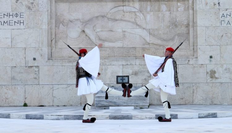 ΥΠΕΘΑ:-Δεν-θα-επιτρέψουμε-υποβάθμιση-του-Μνημείου-του-Αγνώστου-Στρατιώτη