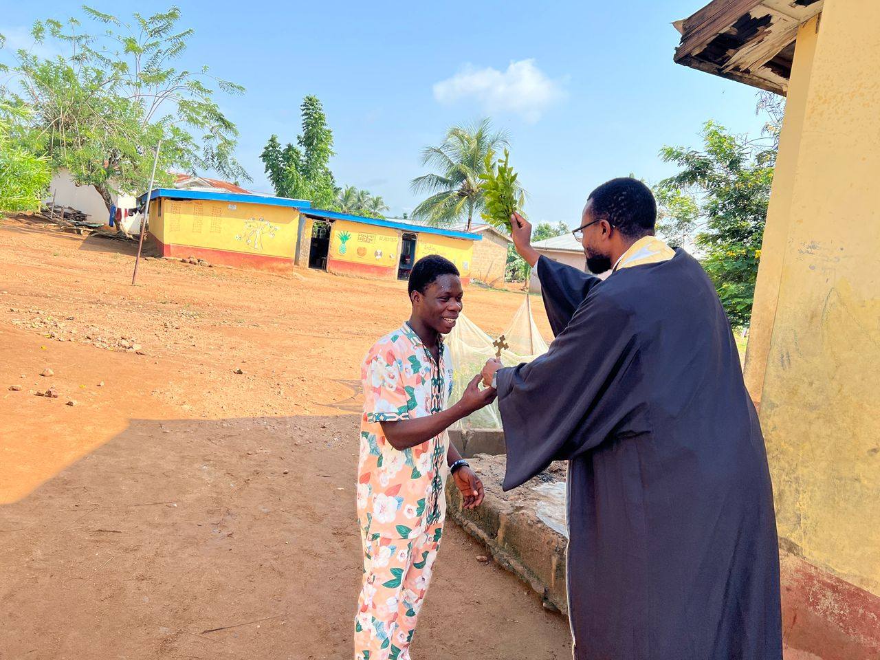 Ιεραποστολή-στην-Ιερά-Μητρόπολη-Άκκρας-–-Επισκέψεις-σε-ενορίες-και-εκπαιδευτικά-ιδρύματα