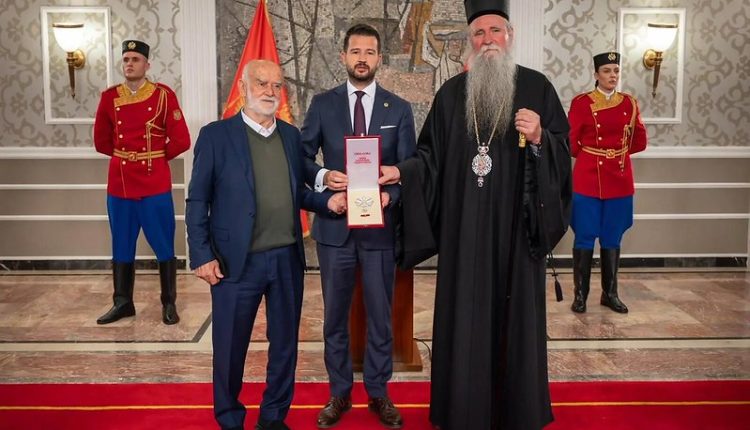 Η-Πολιτεία-του-Μαυροβουνίου-αναγνώρισε-μετά-θάνατον-το-έργο-του-Μητροπολίτη-Αμφιλοχίου-(ΒΙΝΤΕΟ)