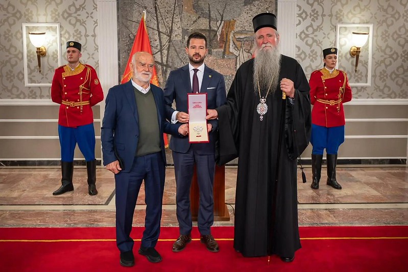 Η-Πολιτεία-του-Μαυροβουνίου-αναγνώρισε-μετά-θάνατον-το-έργο-του-Μητροπολίτη-Αμφιλοχίου-(ΒΙΝΤΕΟ)