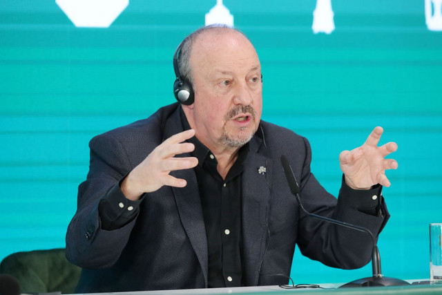 Ράφα-Μπενίτεθ:-Θα-κάνουμε-το-παν-για-να-κατακτήσουμε-τίτλους-–-Θέλω-να-κερδίσω-τον-Μεντιλίμπαρ-και-τον-Ολυμπιακό